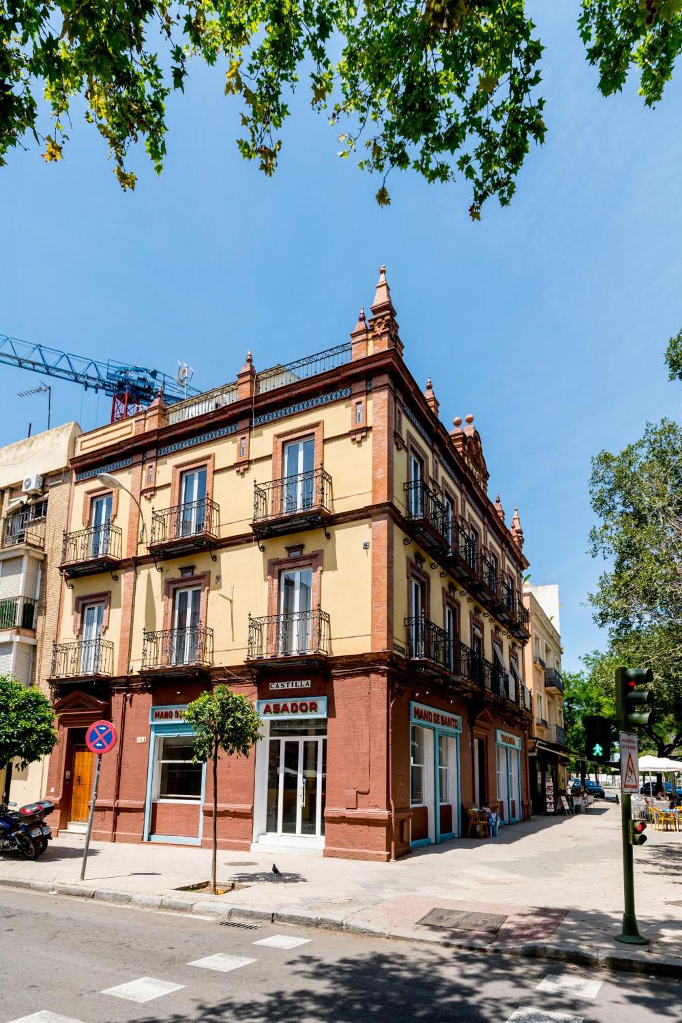 Sunny Study In Triana Sevilha
